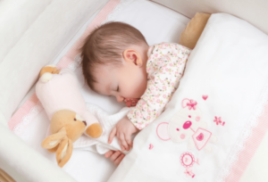 Правильная поза для сна новорожденного. Что поможет новорожденному уснуть? Сон младенца на боку