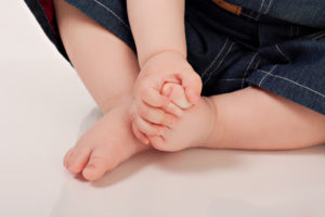 Почему болят ножки у ребенка 5 лет. Почему у ребенка болят ноги по ночам