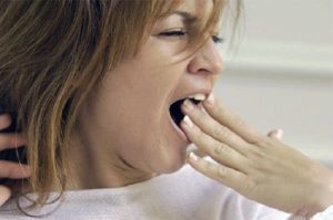 Почему хочется зевать при выполнении тренировки. Что такое зевота? Причины зевоты у детей и взрослых. Как избавиться от зевоты