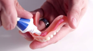 Привыкание к съемным зубным протезам: как облегчить адаптацию. Как быстрее привыкнуть к съемным зубным протезам
