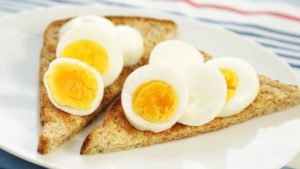 Куриные яйца для диабетиков. Можно ли кушать яйца при заболевании сахарным диабетом разных типов и какие именно нельзя