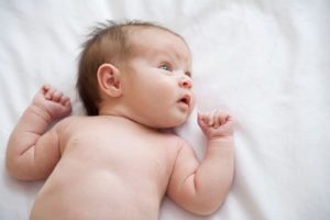Почему у новорожденного мальчика набухли молочные железы. У новорожденного набухли молочные железы: причины