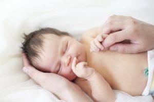 Набухание молочных желез у грудничков. Опасно ли набухание молочных желез у новорожденных детей